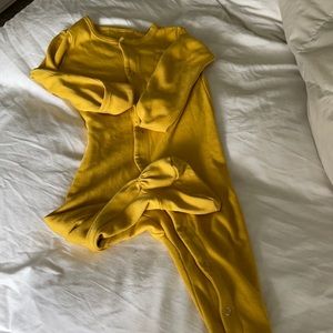 Mustard yellow footie 6-12 months
